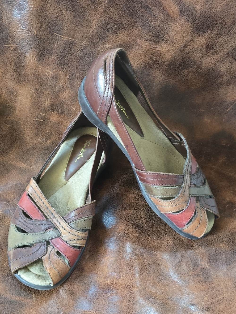 Thom McAn Women's Multi-Color Leather Peep-Toe Flats